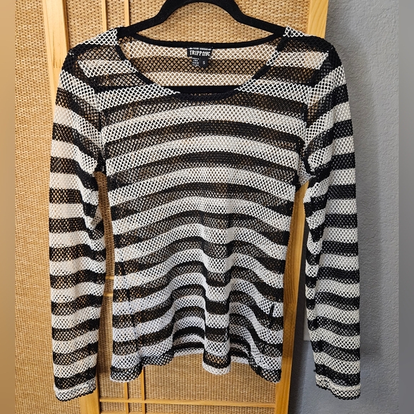 Tripp nyc Tops - Tripp NYC Small Black and White Striped Long Sleeve Fishnet Top